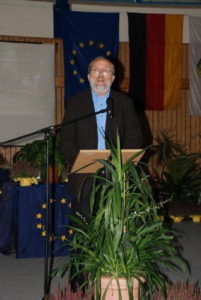 Herr Ulrich Daut, ehemaliger Mitbegründer der Bürgerbewegung "Demokratie jetzt", sprach über seine Gedanken zur Wiedervereinigung.