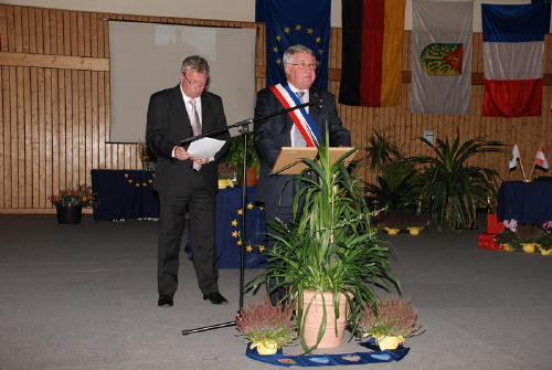 Jean Delebarre und Dominique Mallassange als Übersetzer